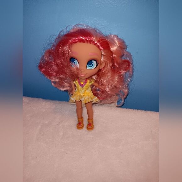 Hairdorables Phoebe with Carrying Case Pre-owned - Picture 6 of 10